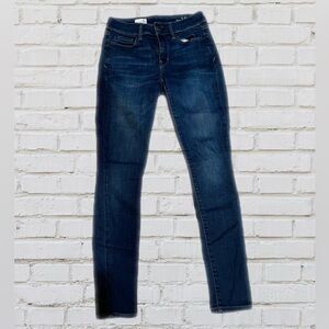 Gap skinny legging jean in size 25